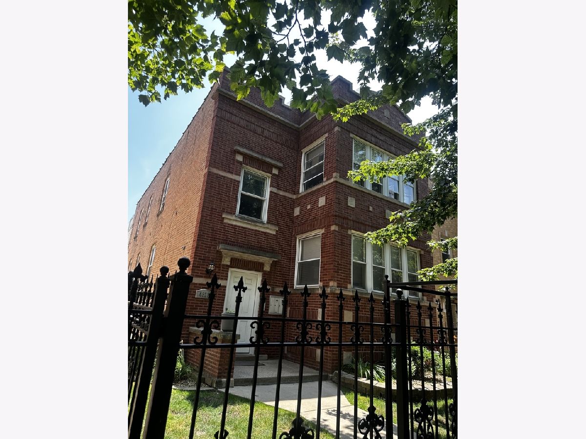  Rented Chicago Illinois, 4825 Karlov