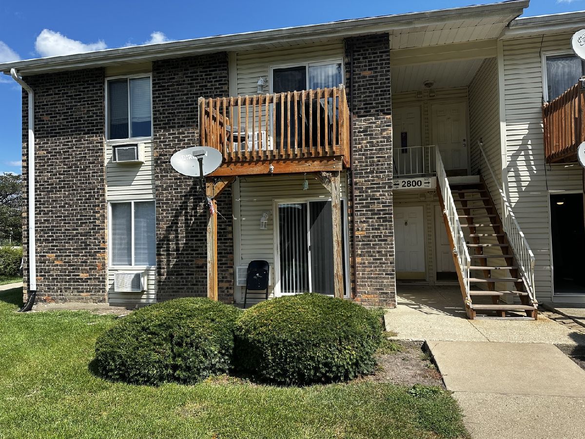  Rented Oswego Illinois, 2800 Light