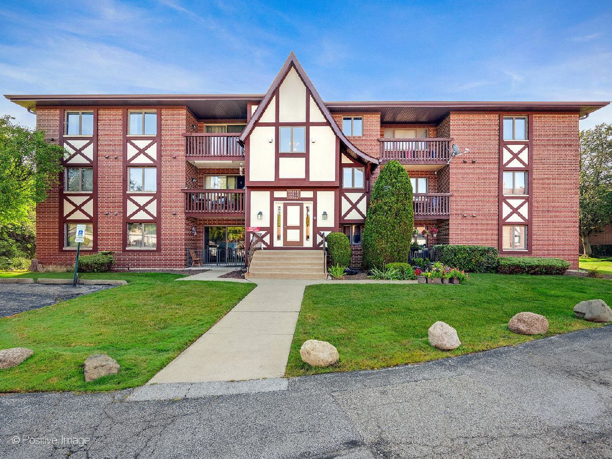 Condominiums Sold Palos Place Palos Hills Illinois, 10522 Palos