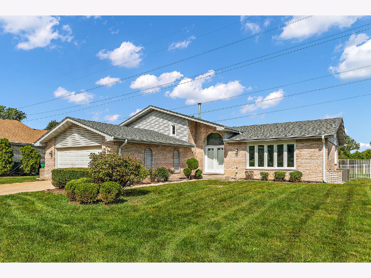 Homes & Townhomes & Condos For Sale Brook Hills Orland Park Illinois, 17389 Highwood Drive