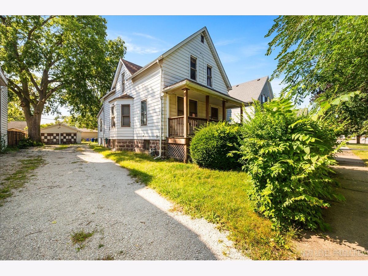  For Sale Lyons Illinois, 4000 Amelia Avenue
