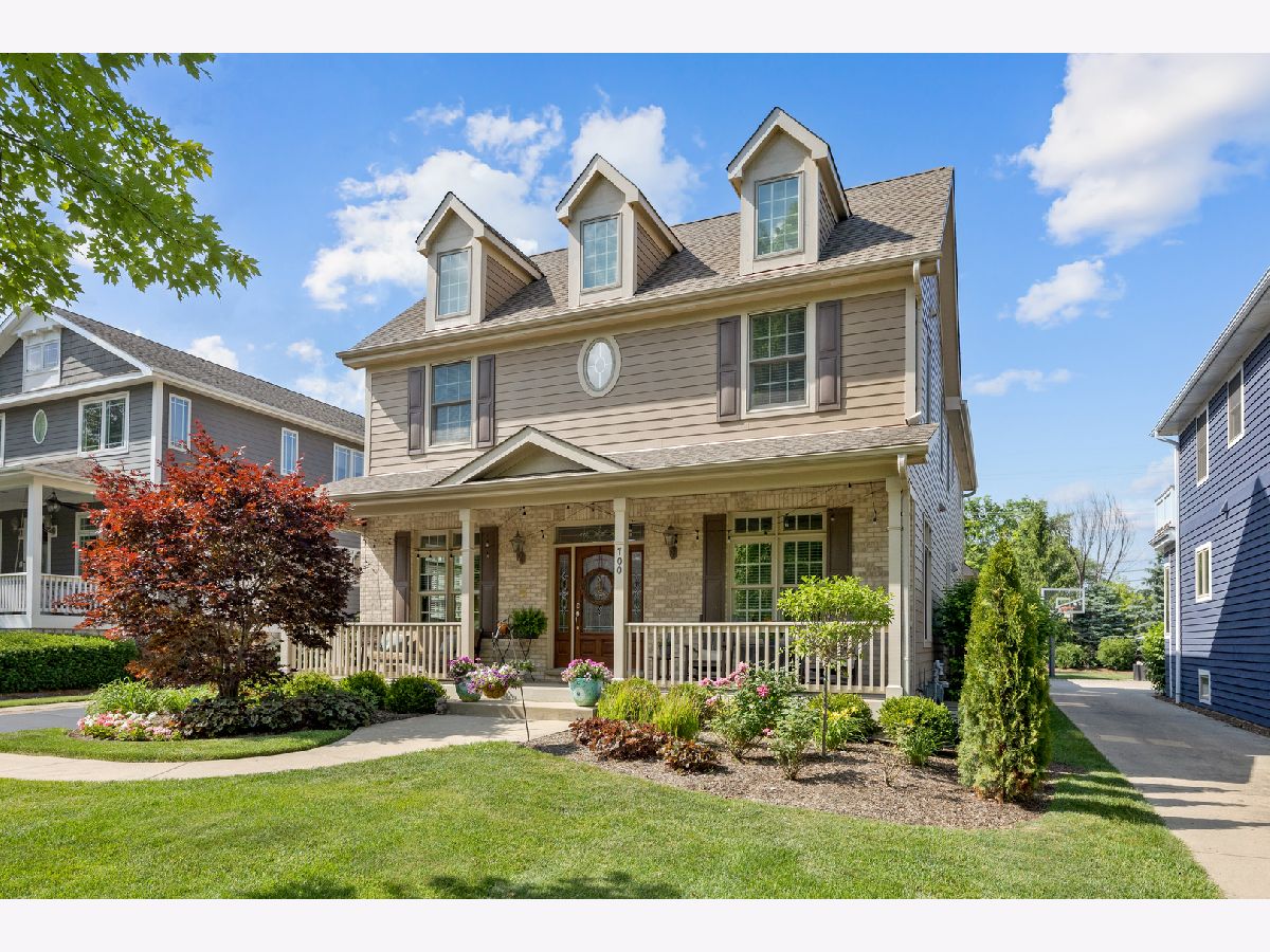  For Sale Libertyville Illinois, 700 Sunnyside Avenue