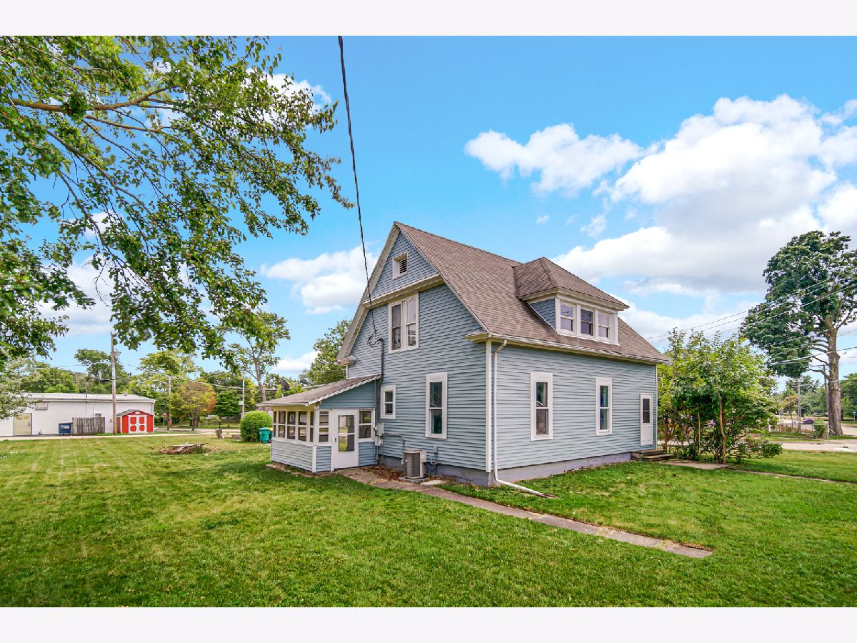  Sold Elwood Illinois, 110 Wood