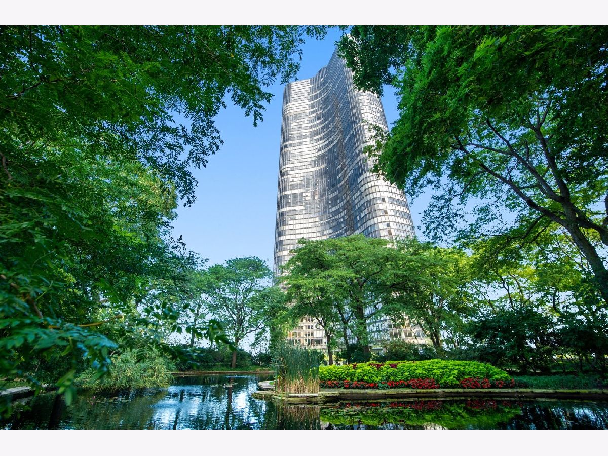 Condominiums Rented Lake Point Tower Chicago Illinois, 505 Lake Shore