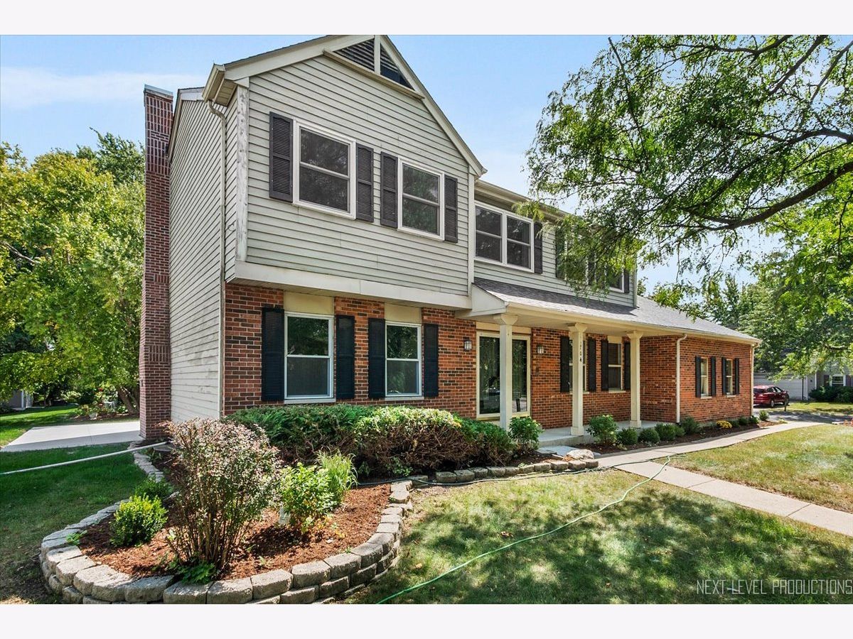  For Sale Naperville Illinois, 1704 Kenyon Drive