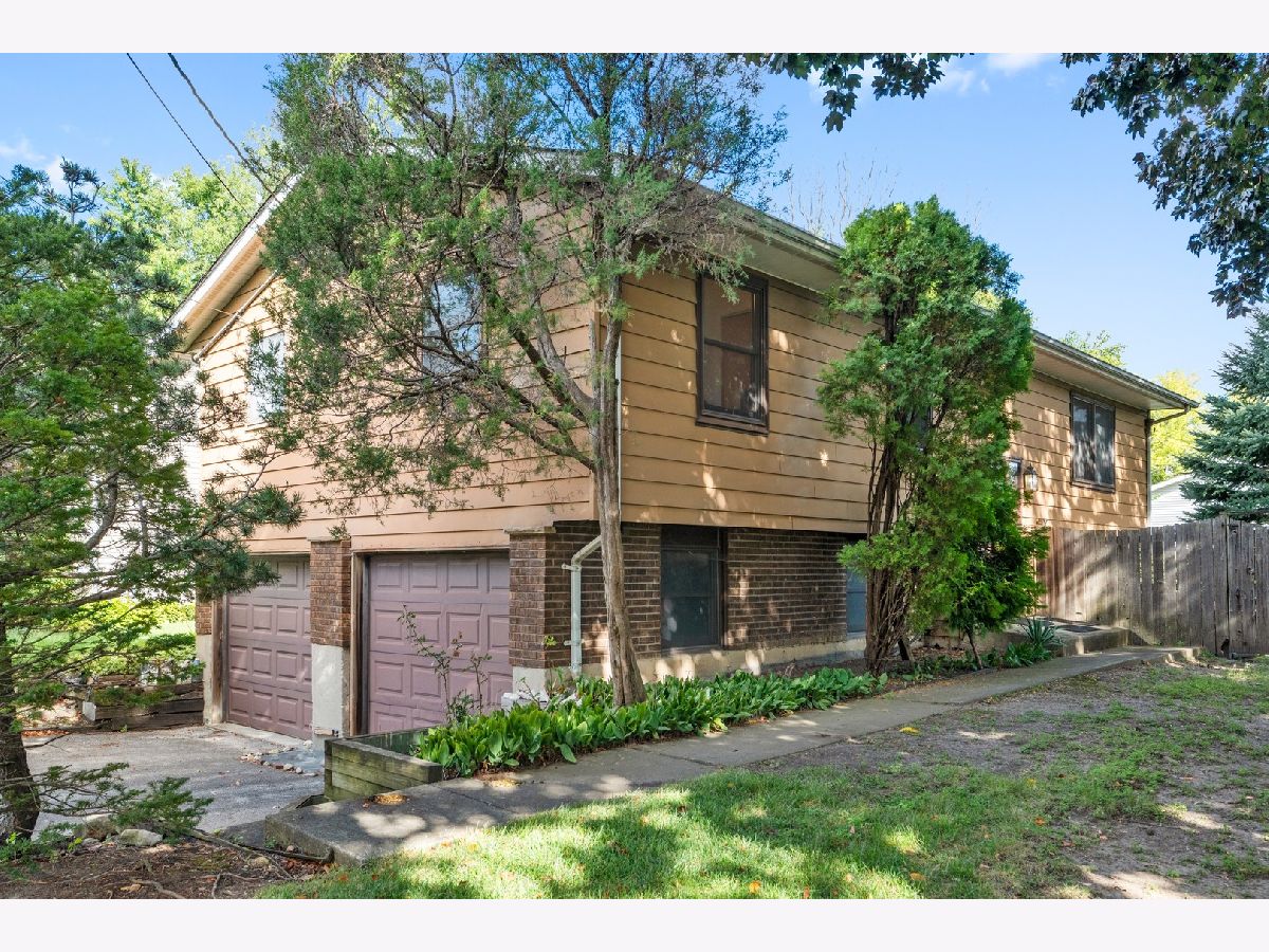  Sold Prairie View Illinois, 15760 Marie