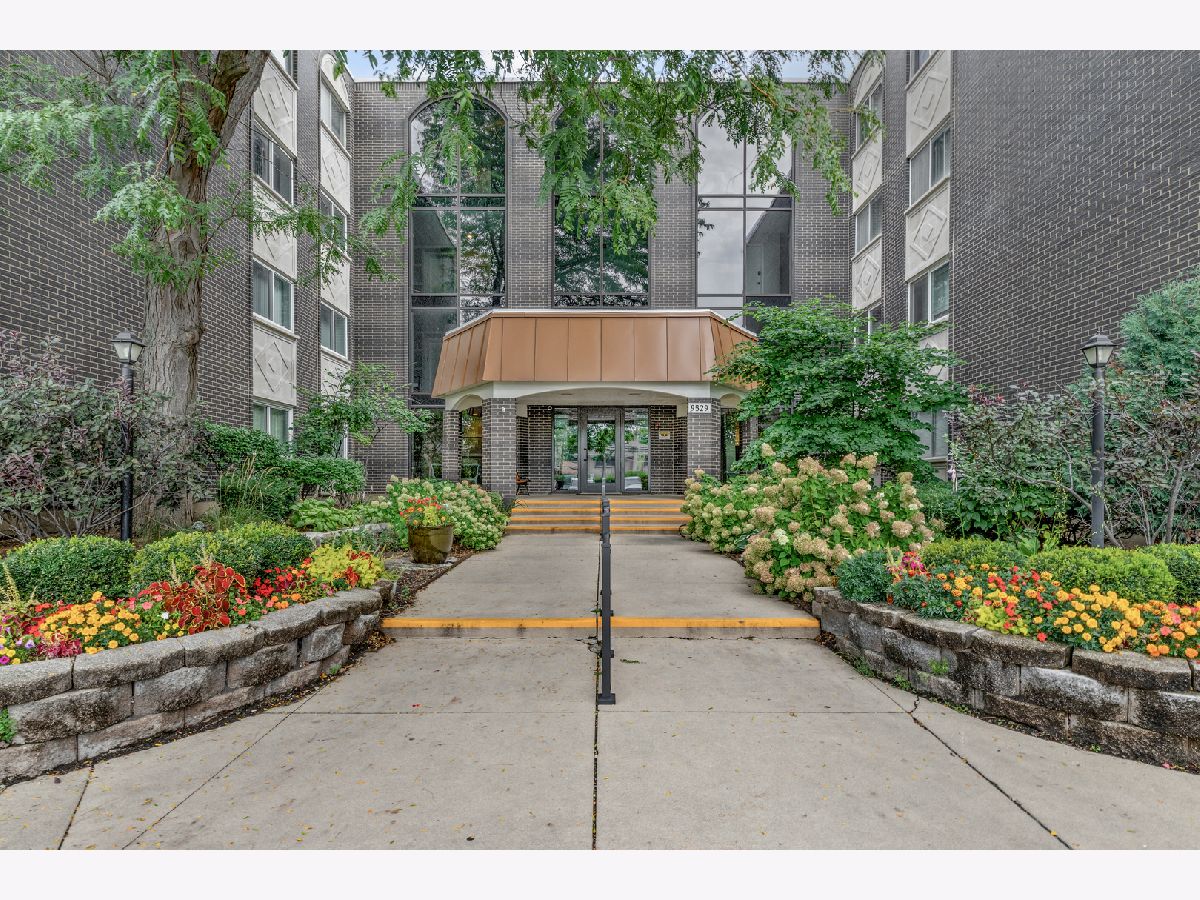  For Sale Skokie Illinois, 9529 Bronx Avenue