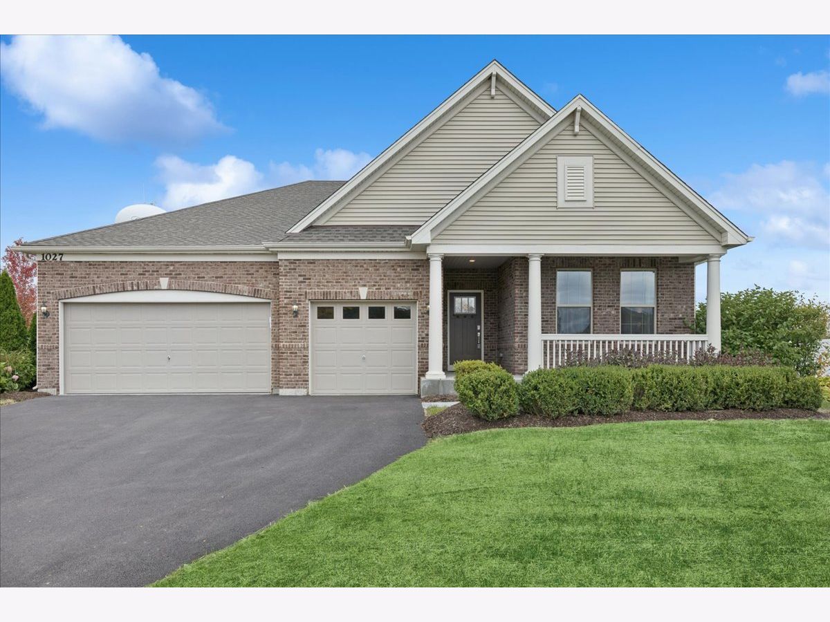  For Sale Crystal Lake Illinois, 1027 Mayhaw Drive