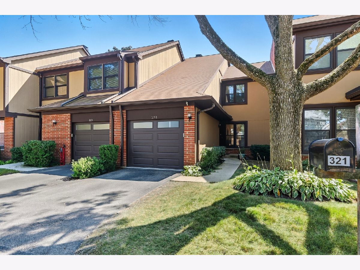  For Sale Wheeling Illinois, 321 Forestway Lane