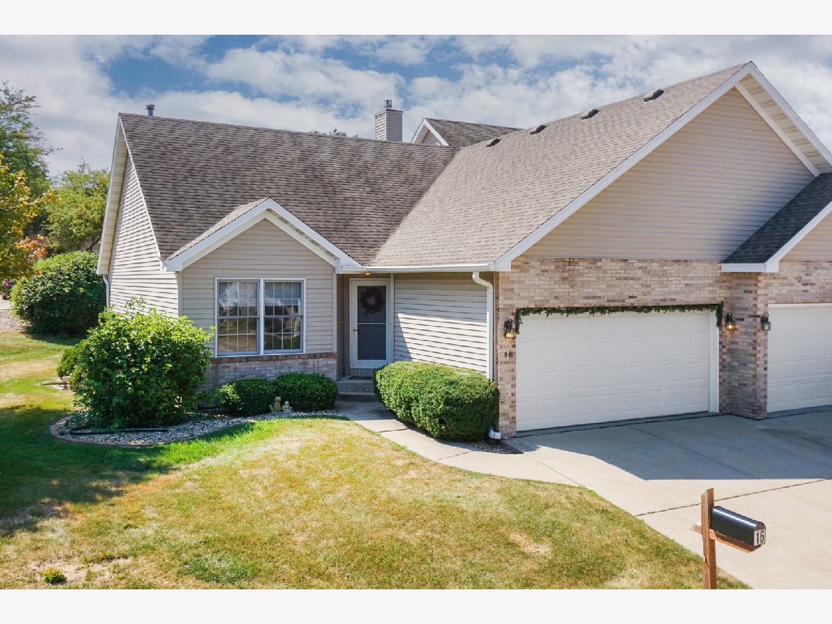 Homes & Condos & Townhomes For Sale Windsor Crest Normal Illinois, 107 Blair Drive