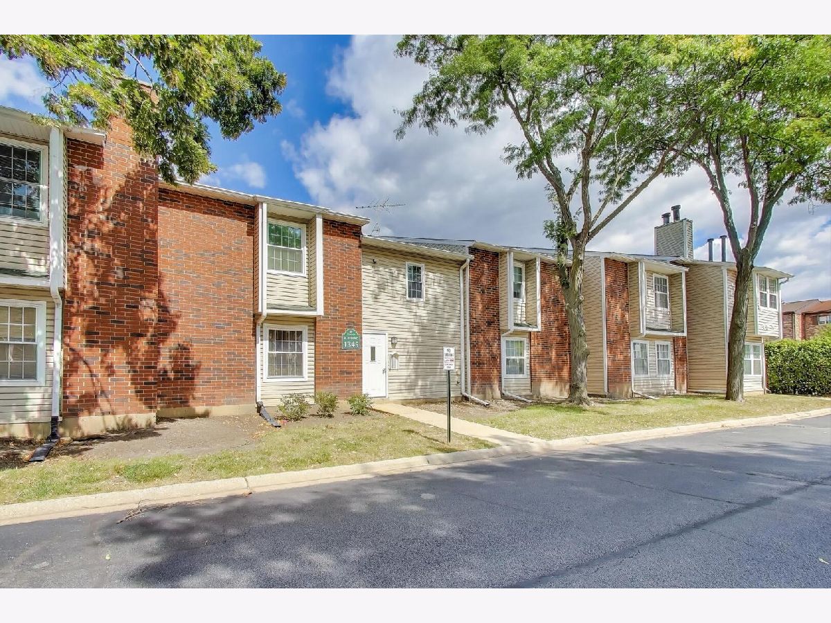  Rented Palatine Illinois, 1345 Wyndham