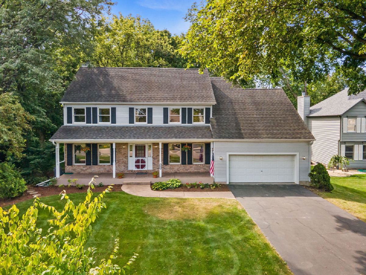 Homes & Condos & Townhomes For Sale Breton Manor Batavia Illinois, 1148 Miller Court