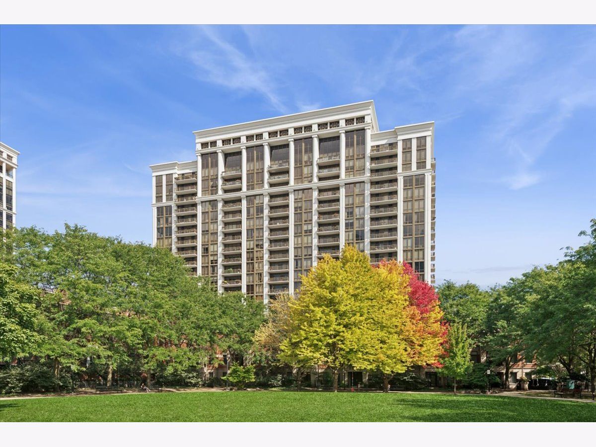 Condos & Townhomes For Sale Museum Park Chicago Illinois