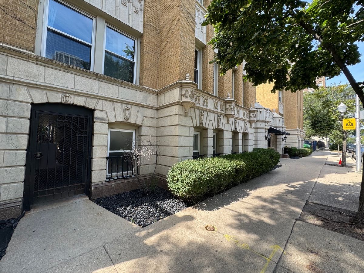 Condominiums For Sale Buena Landmark Condos Chicago Illinois, 4240 Clarendon Avenue