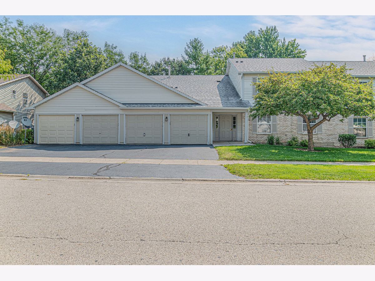  Rented Round Lake Beach Illinois, 1171 Red Oak
