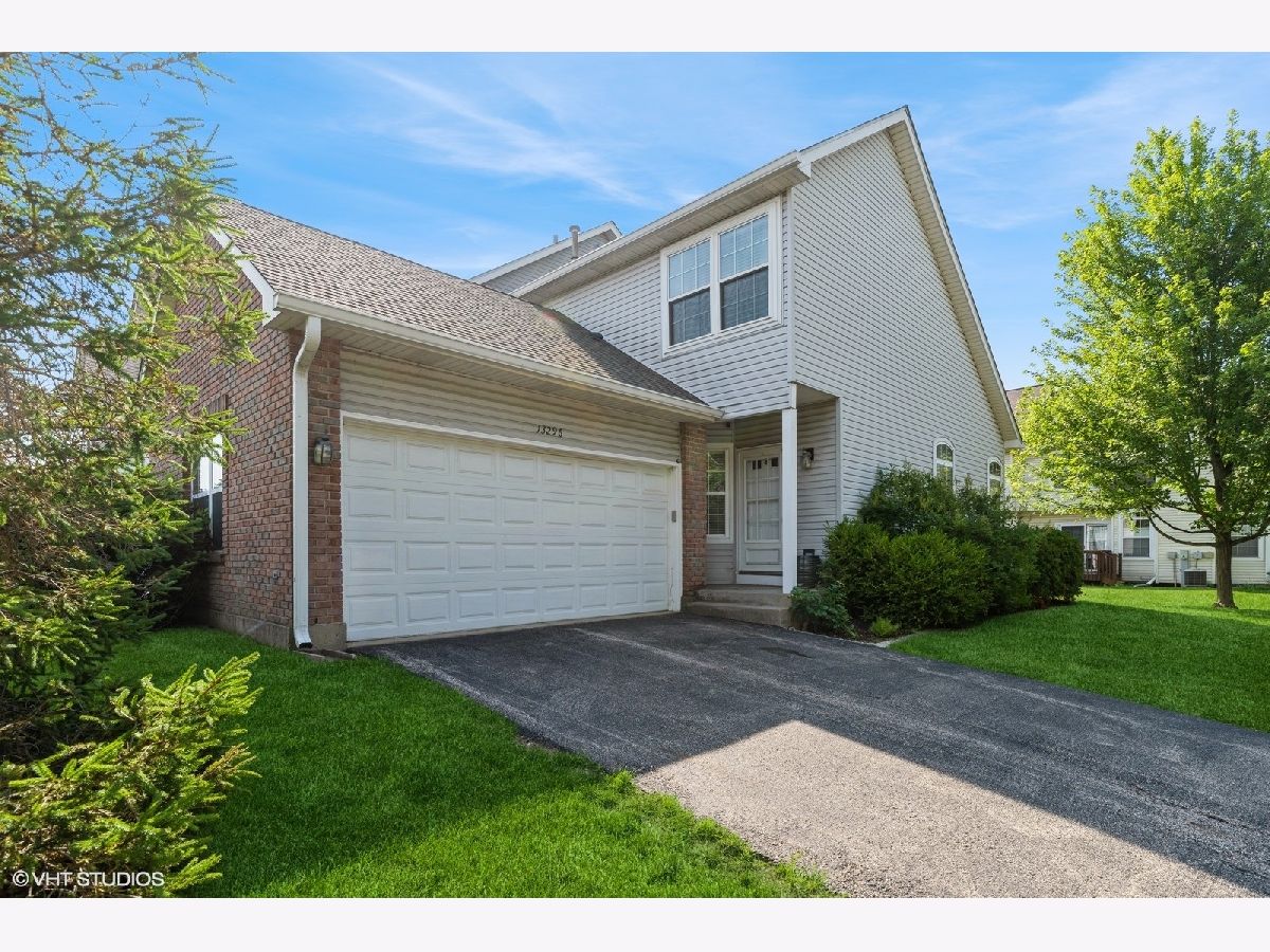 Townhomes & Condos For Sale Whispering Lake Lake Bluff Illinois, 13296 Heiden Circle