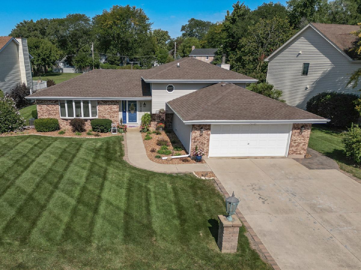 Homes & Condominiums For Sale Lake Lawn Joliet Illinois, 1219 Buell Avenue