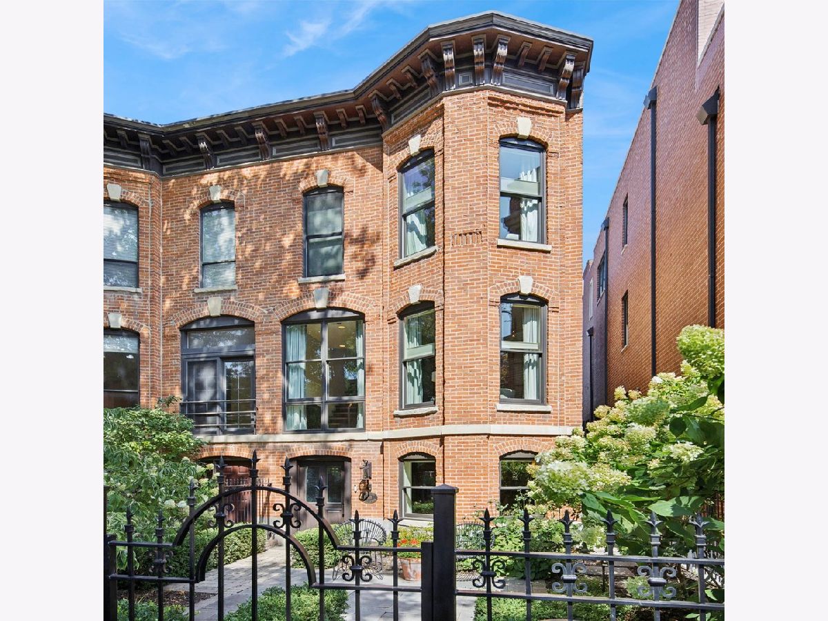  Sold Chicago Illinois, 818 Lill
