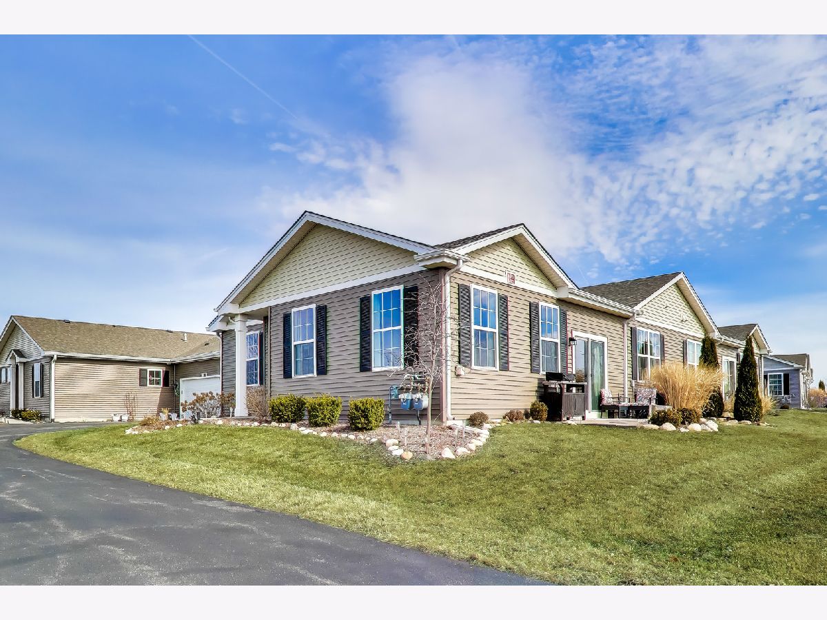 Condos & Townhomes & Homes For Sale Stonewater Wonder Lake Illinois, 6322 Maple Glen Drive