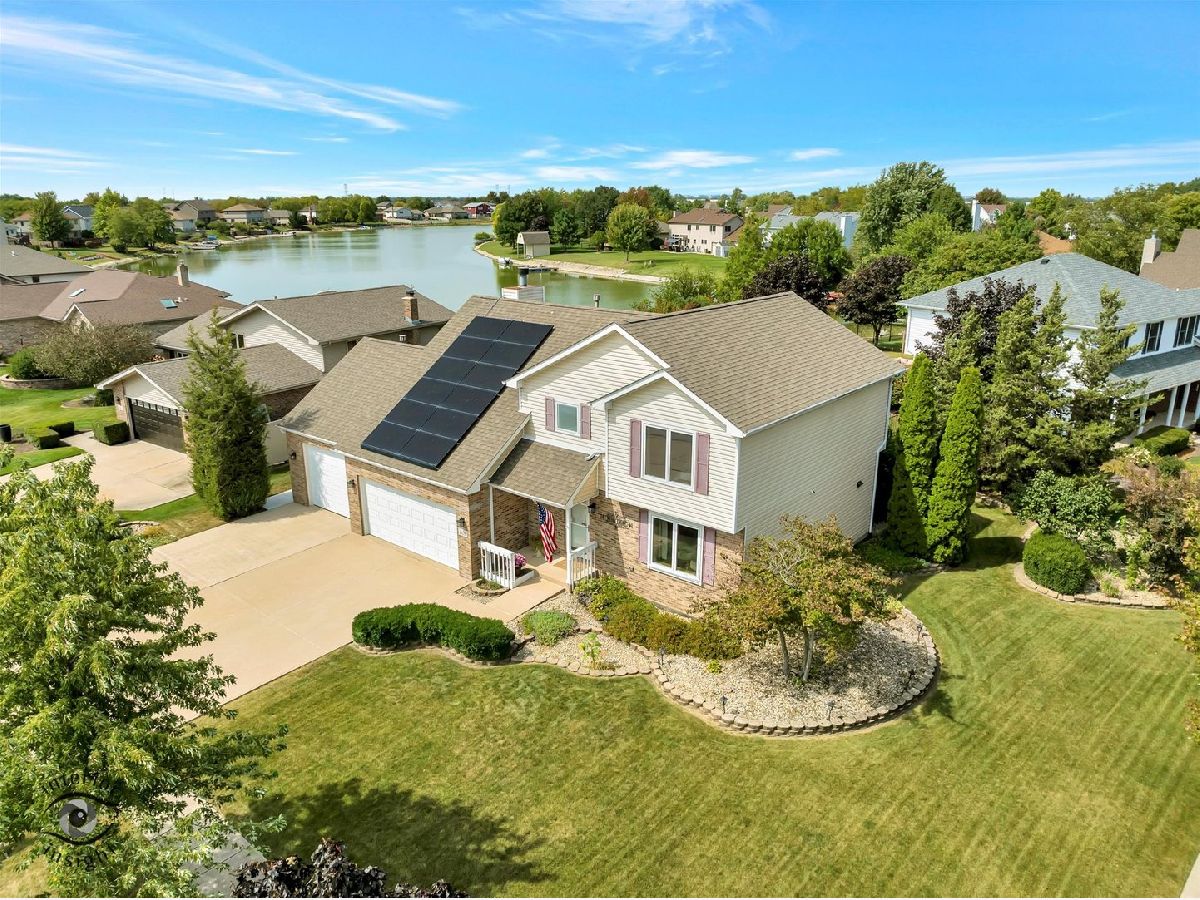  For Sale Minooka Illinois, 601 Edgewater Drive