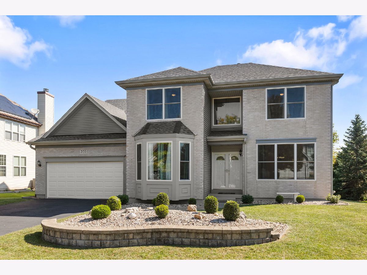 Townhomes & Condos & Homes For Sale Windsor Pointe Sugar Grove Illinois, 209 Regency Boulevard