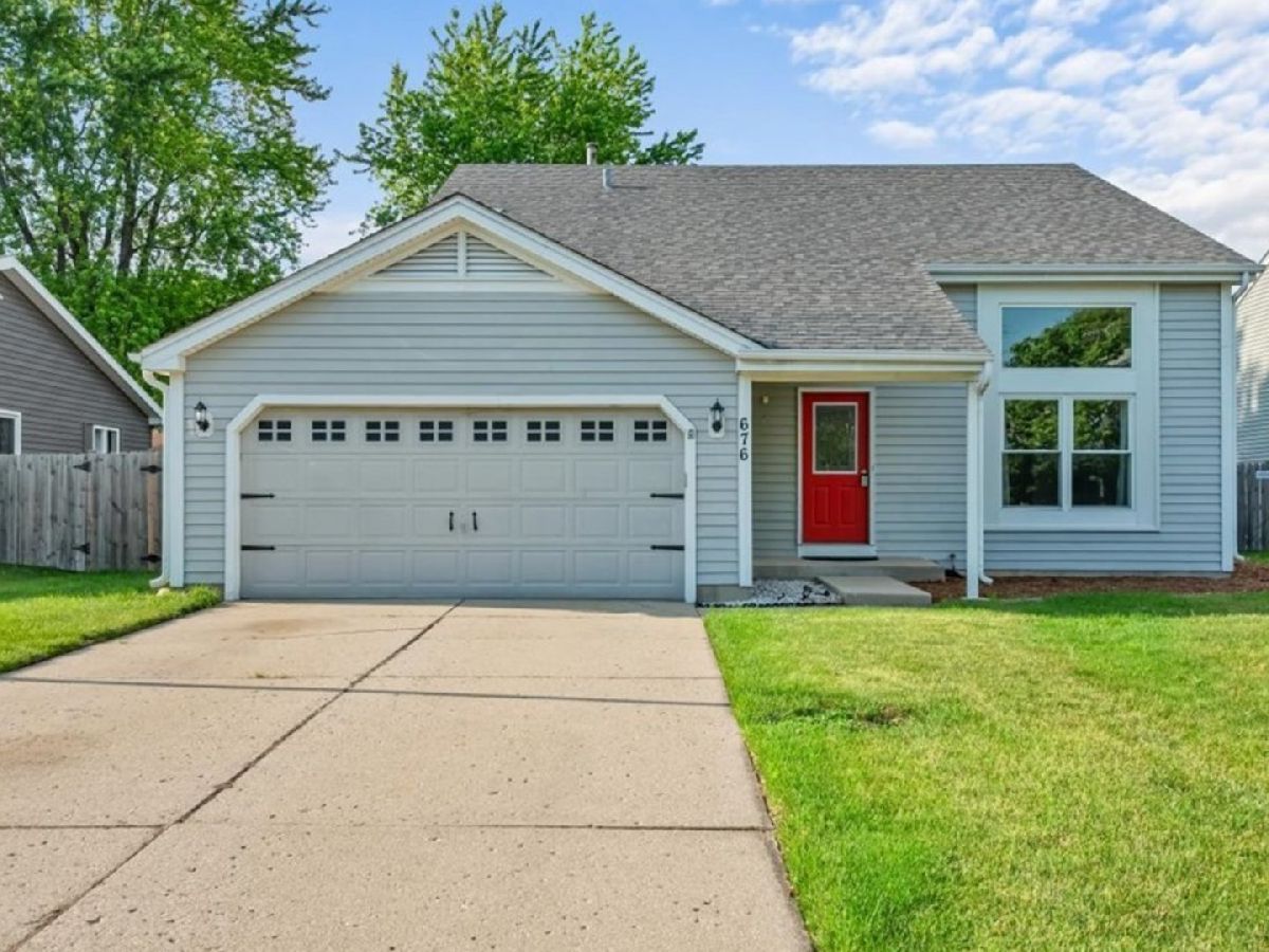  Rented Crystal Lake Illinois, 676 Concord