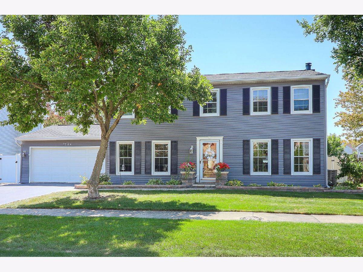 Homes & Condos & Townhomes For Sale University Heights Naperville Illinois, 1524 Clarkson Court