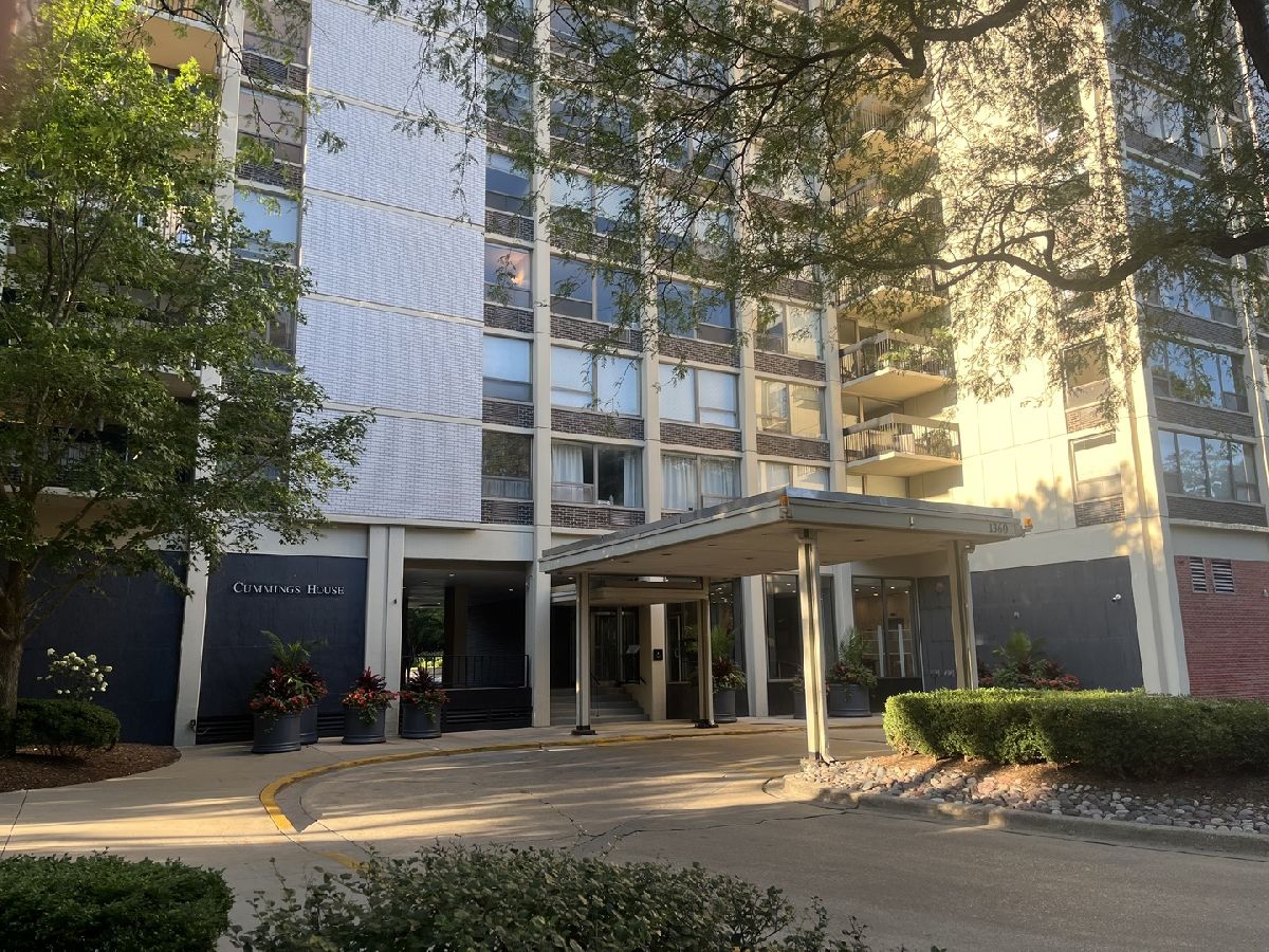 Condos & Townhomes For Rent Sandburg Village Chicago Illinois, 1360 Sandburg