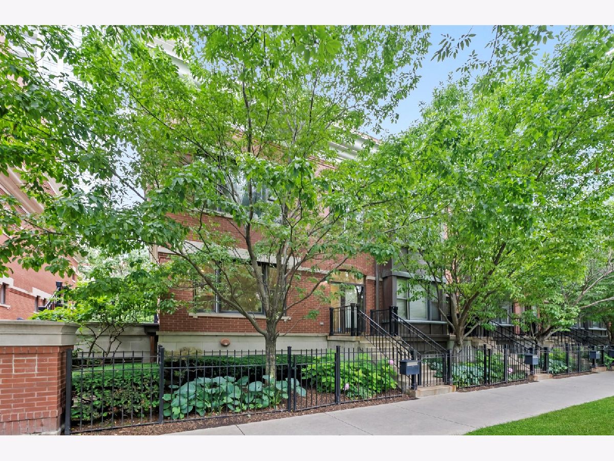 Condos & Townhomes For Rent Museum Park Chicago Illinois, 1336 Indiana
