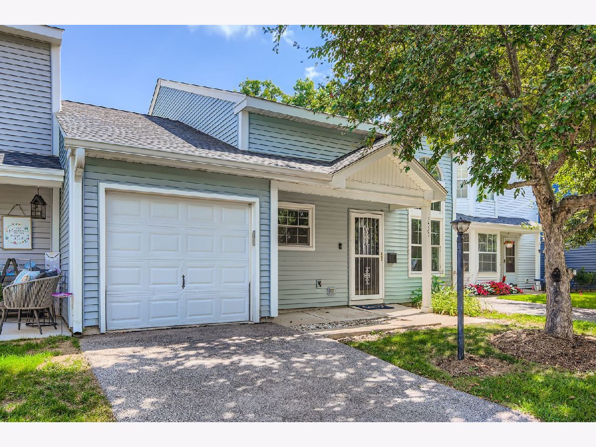  For Sale Island Lake Illinois, 3525 Southport Drive