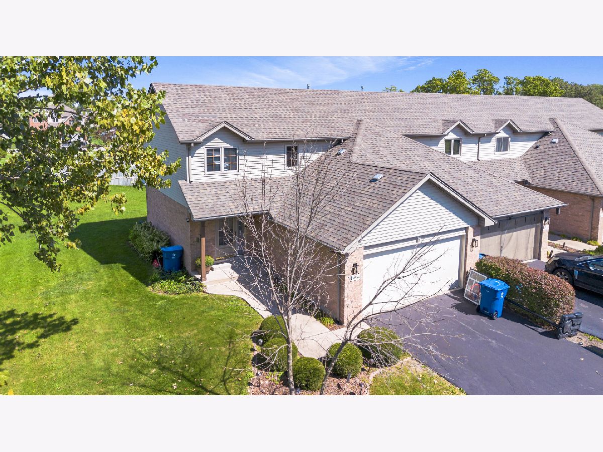 Homes & Townhomes For Sale Williamsburg Place Crete Illinois, 24556 Independence Boulevard