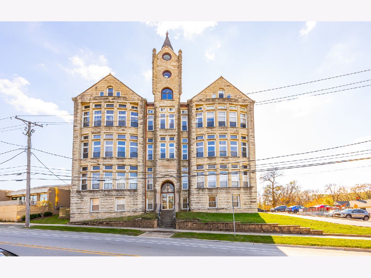  Rented Lemont Illinois, 400 Mccarthy