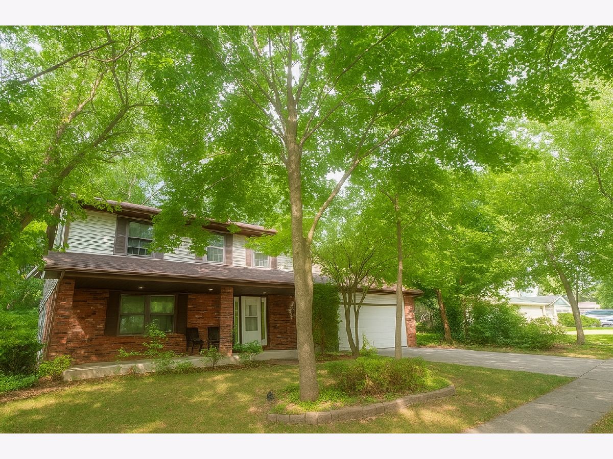  For Rent Libertyville Illinois, 1147 Garfield