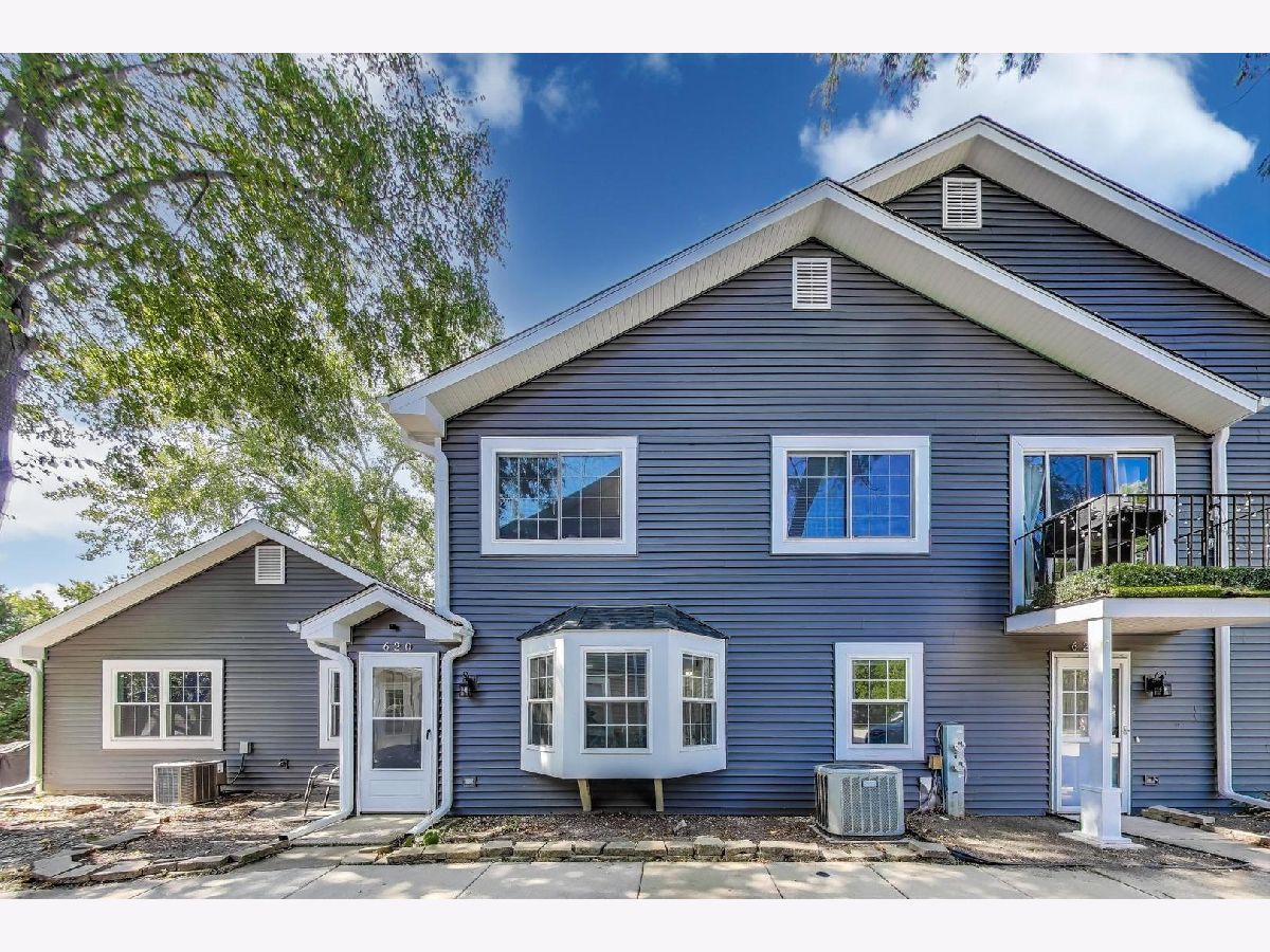 Townhomes & Condos For Rent Cornell Lakes Palatine Illinois, 620 Lake Shore