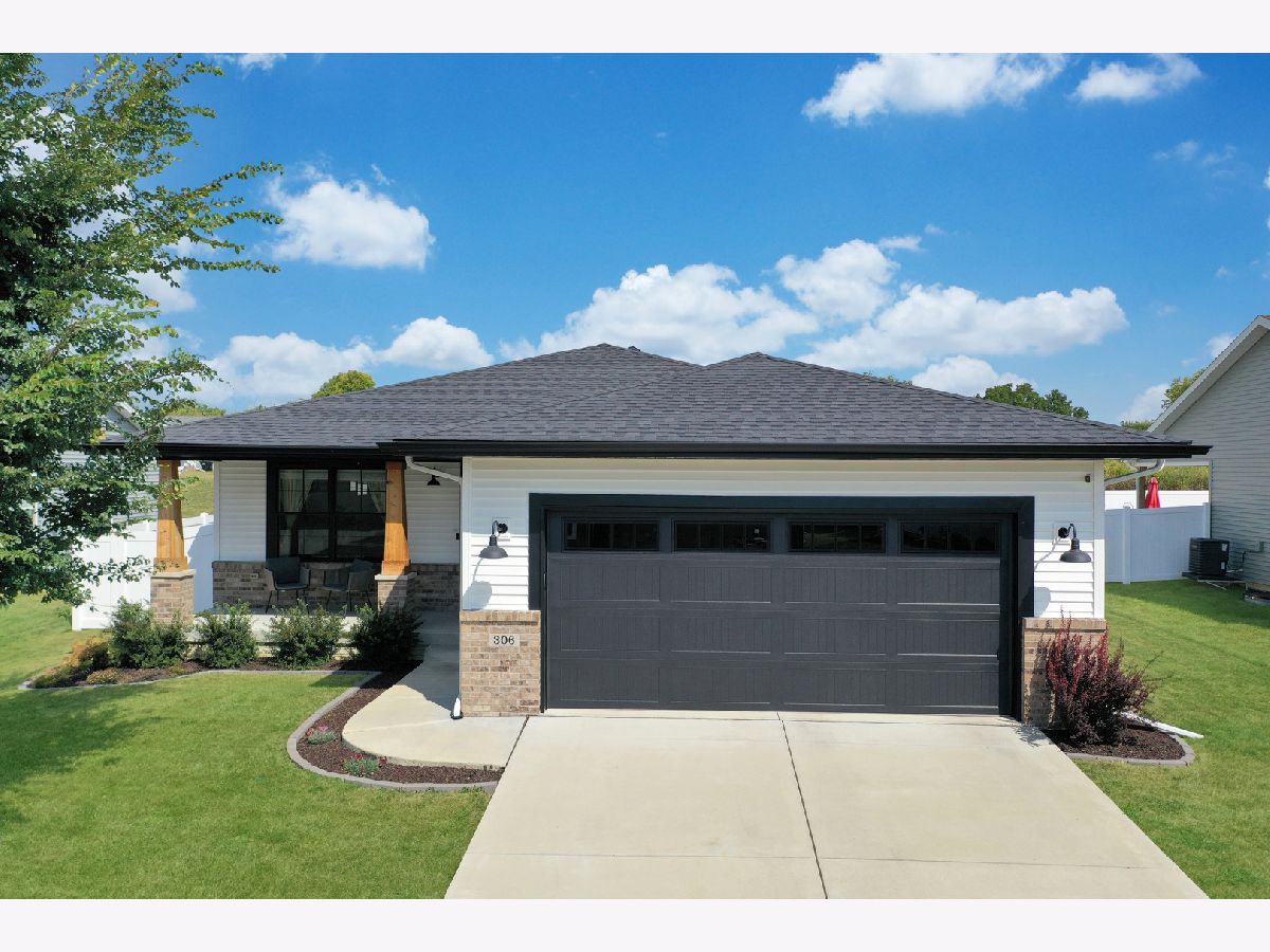 Homes & Condos & Townhomes For Sale Cedar Ridge Bloomington Illinois, 306 Wilkins Way