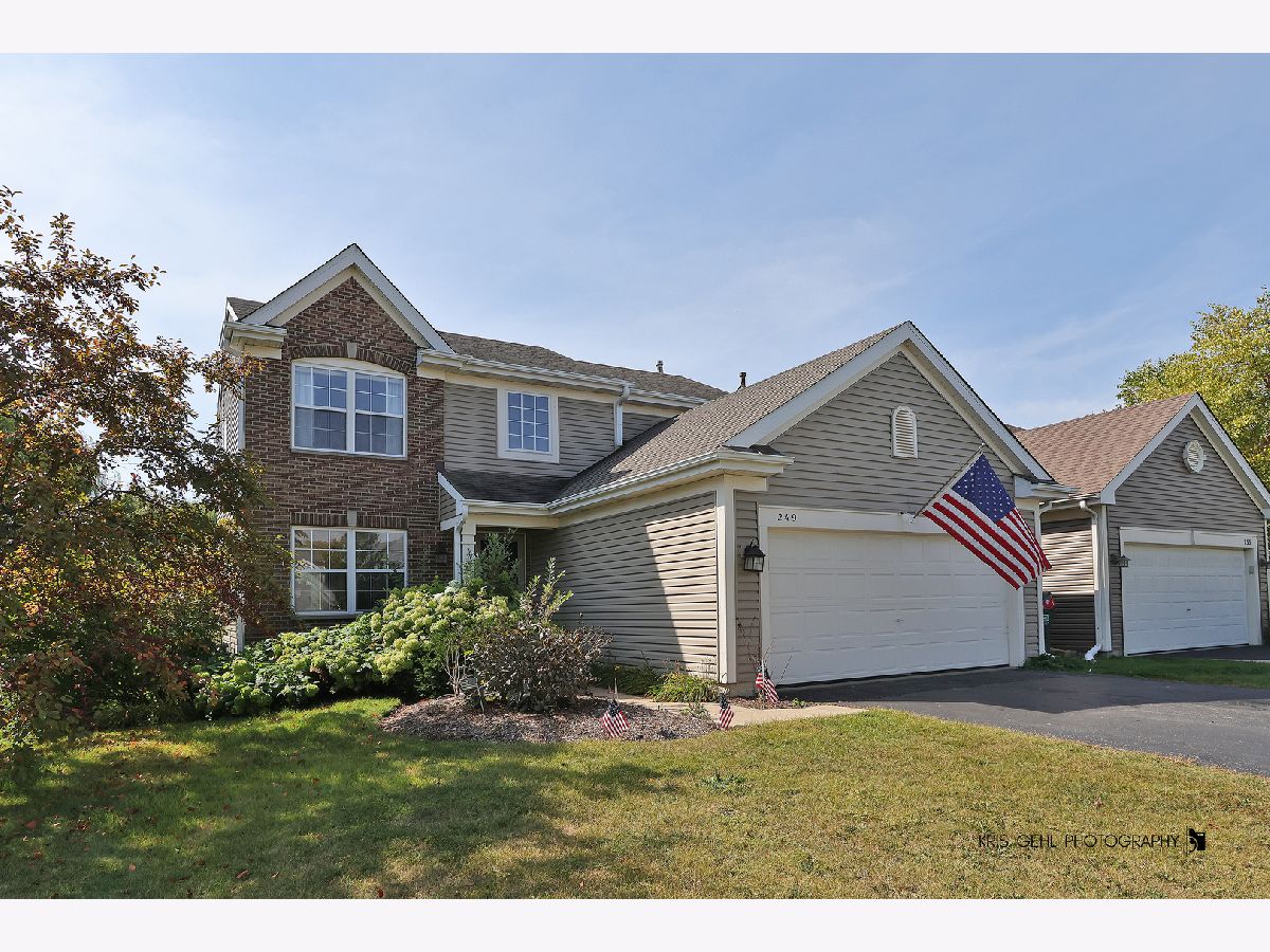  For Sale Lindenhurst Illinois, 249 Jasmine Circle
