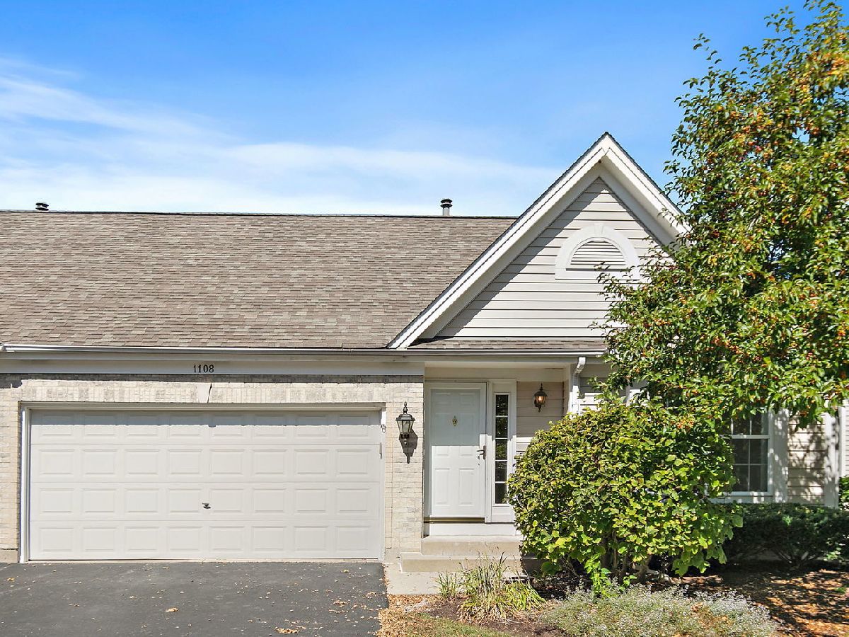 Townhomes For Sale Newhaven Cary Illinois, 1108 Danbury Drive