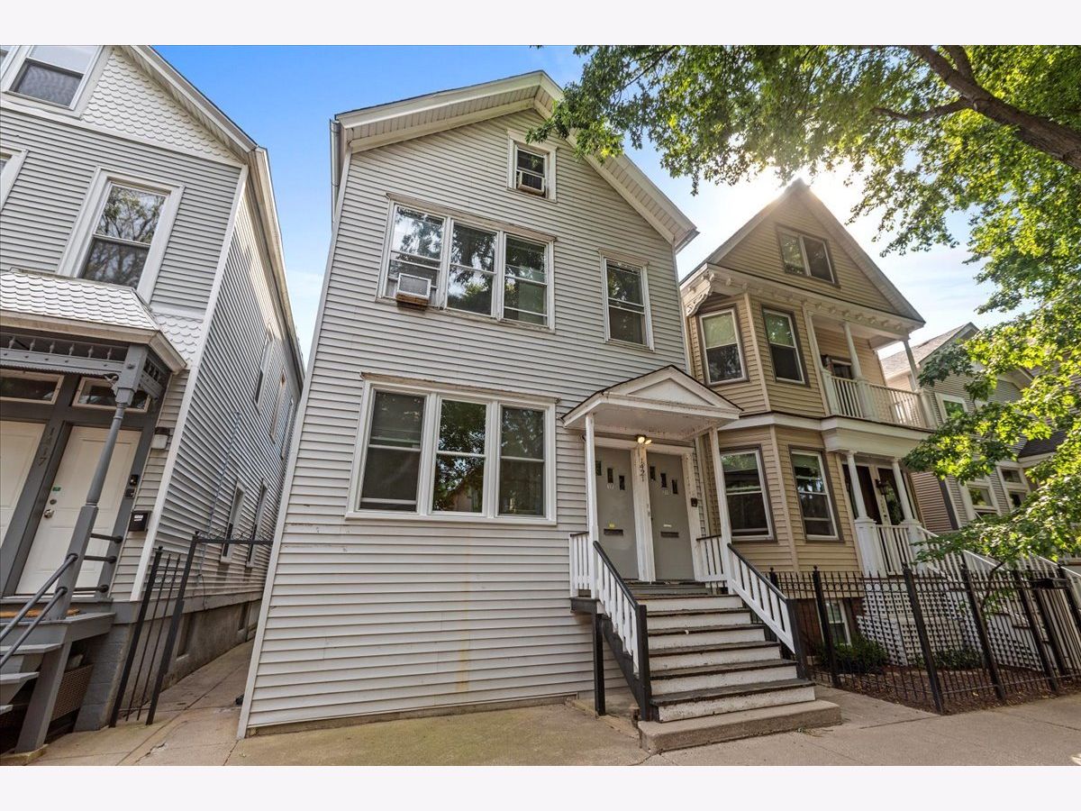  Rented Chicago Illinois, 1421 Fletcher