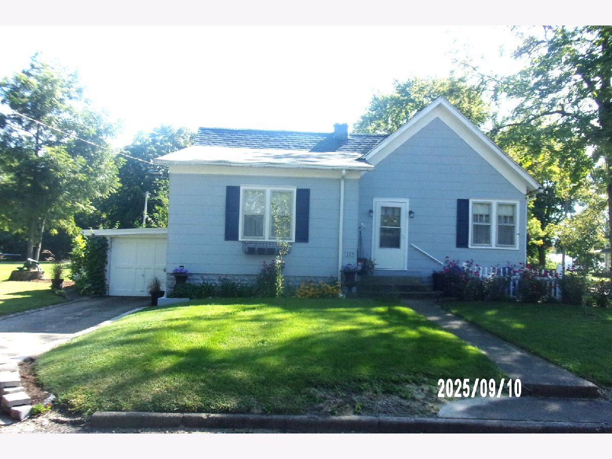  For Sale Piper City Illinois, 325 Race Street