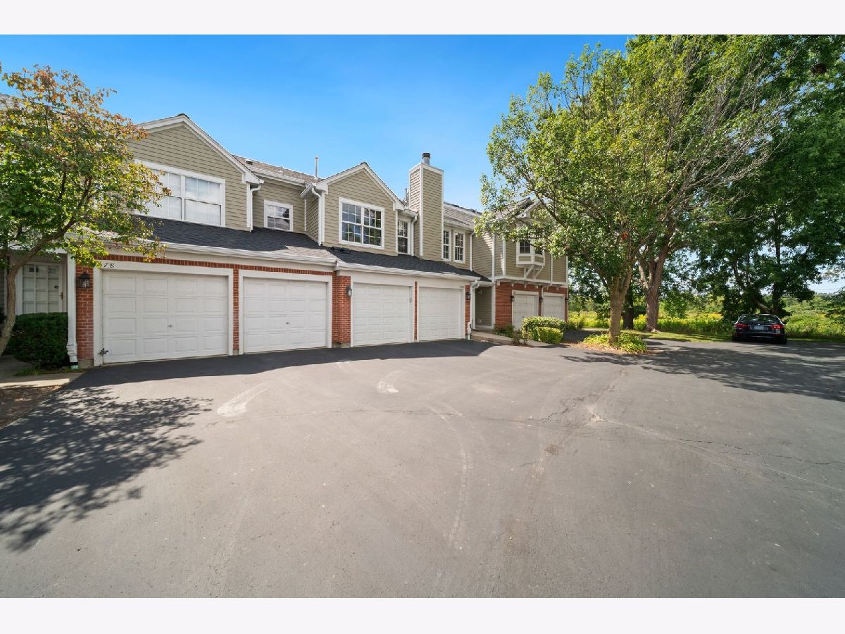 Townhomes & Condos For Sale Carriages Of Grosse Pointe Vernon Hills Illinois, 580 Muskegan Court