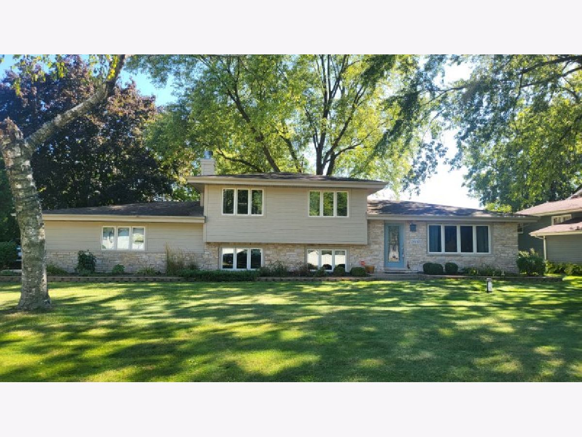  Rented Naperville Illinois, 28W661 Douglas