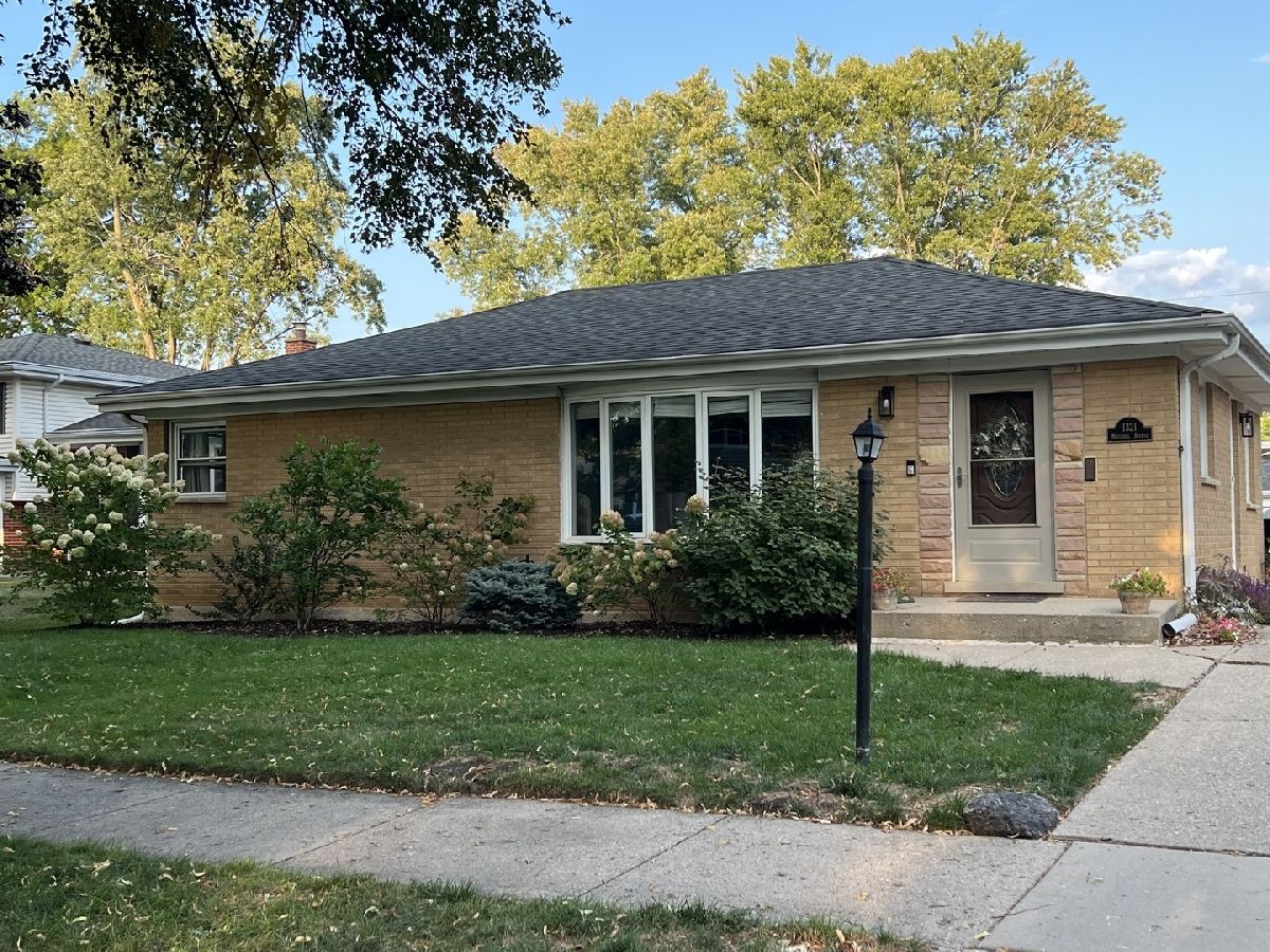  Sold Arlington Heights Illinois, 1321 Mitchell