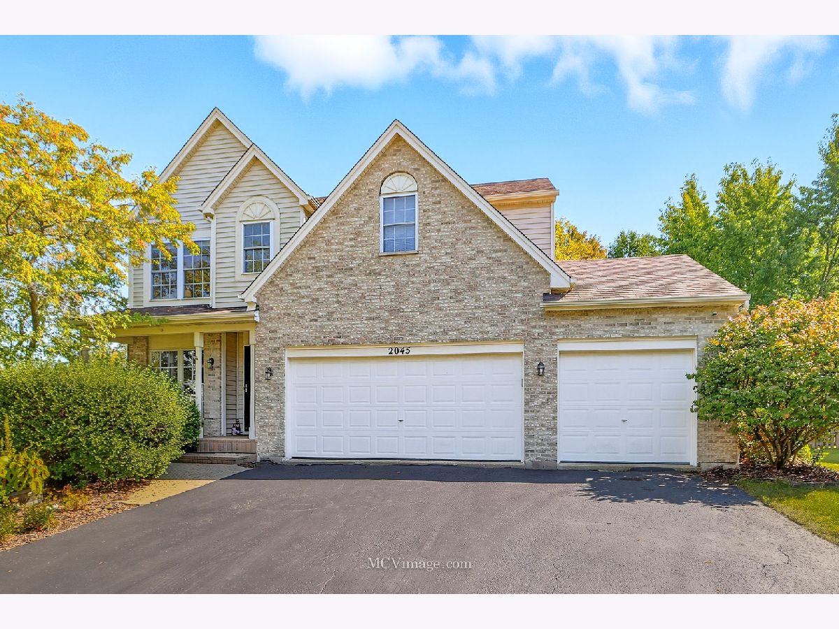 Homes For Sale Wesmere Plainfield Illinois, 2045 Winding Lakes Drive