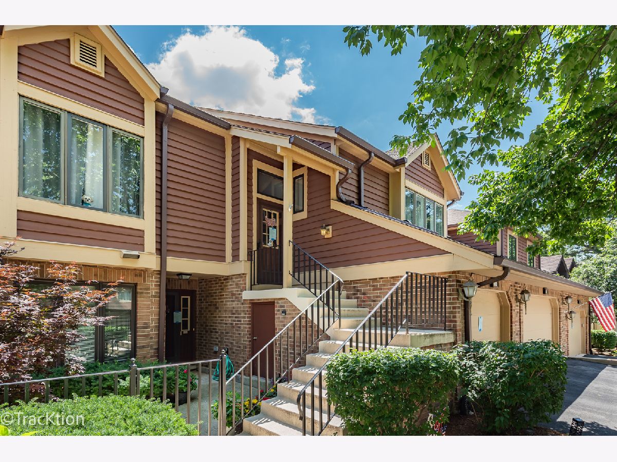 Townhomes For Sale Mistwood Downers Grove Illinois, 1014 Braemoor Drive
