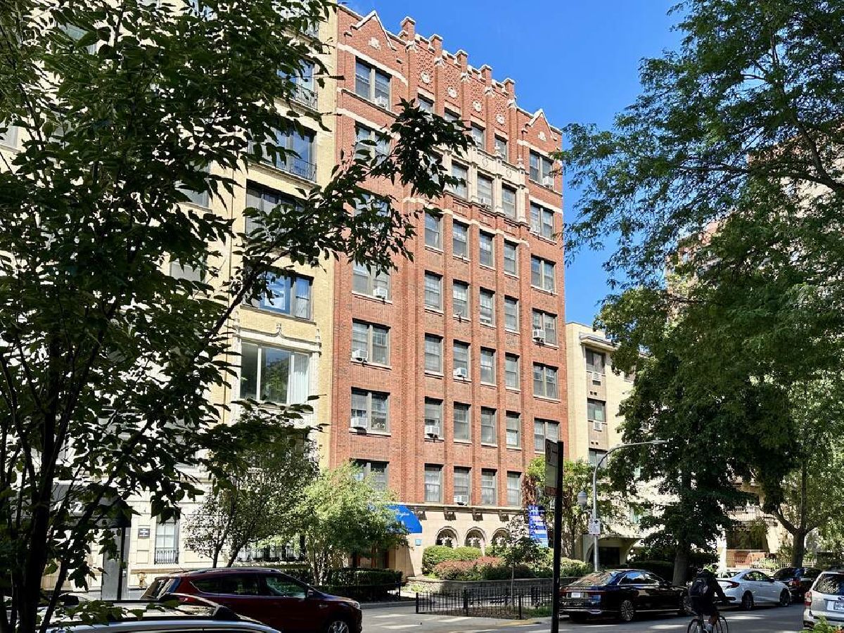 Condominiums For Rent The Wellington Chicago Illinois, 434 Wellington