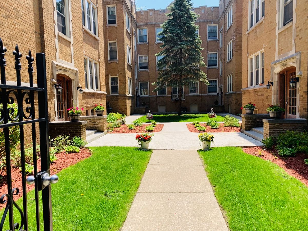  Rented Evanston Illinois, 736 Reba