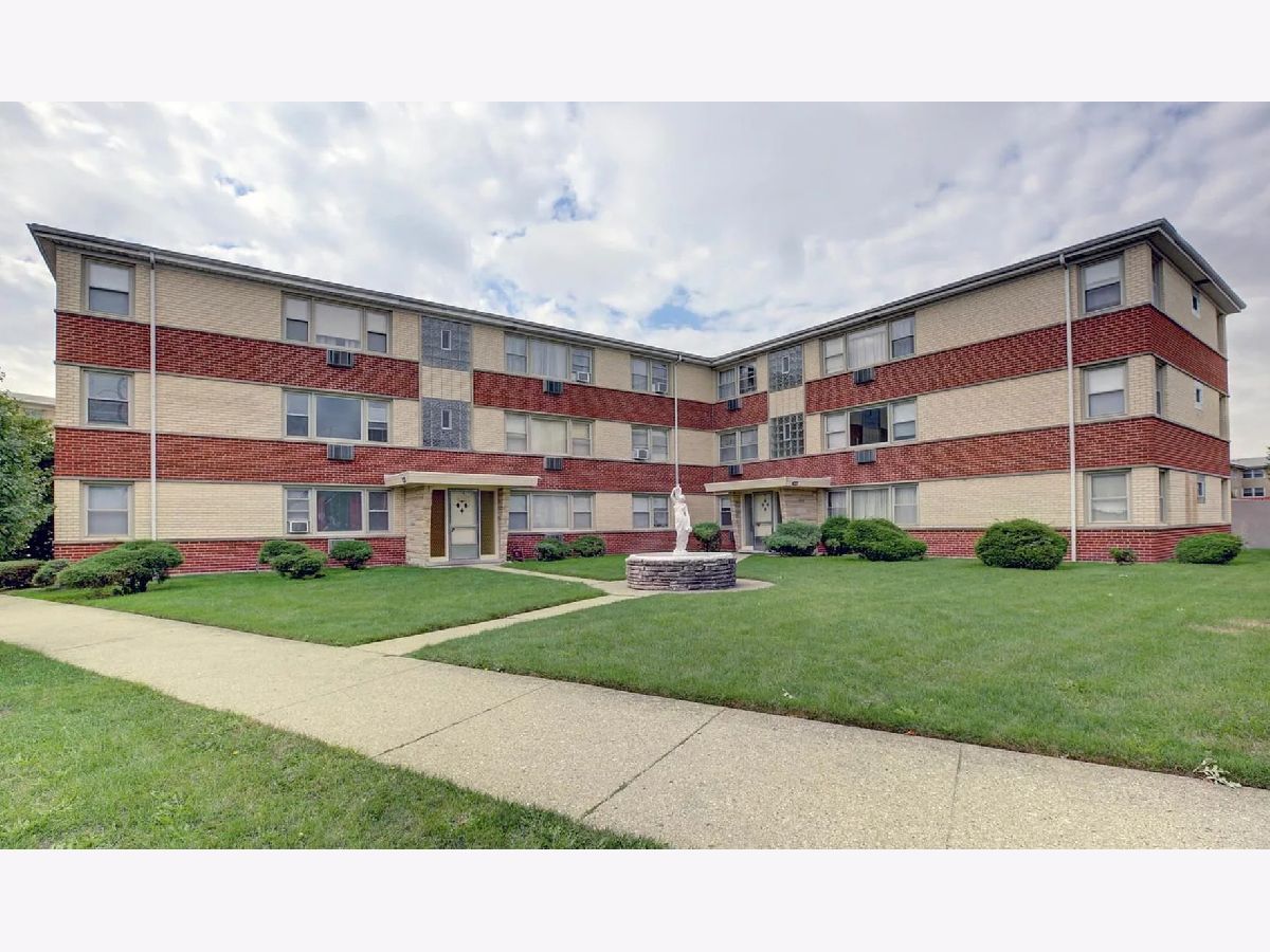 Rented Chicago Illinois, 6441 Higgins