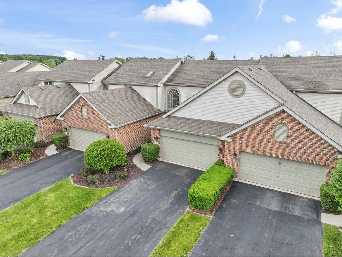 Townhomes & Homes For Sale Odyssey Country Club Tinley Park Illinois, 14 Corinth Court