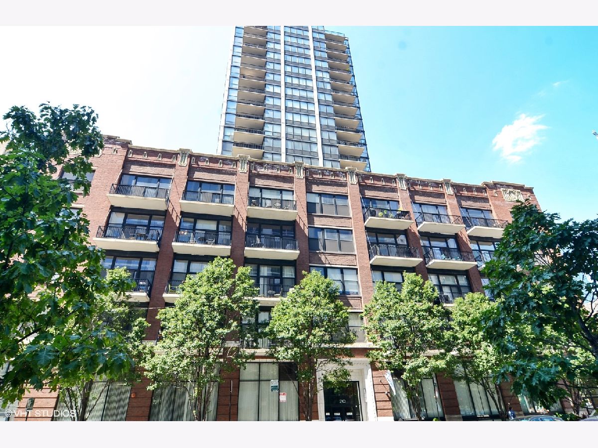 For Rent Chicago Illinois, 210 Des Plaines