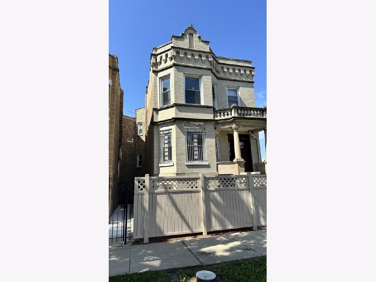 Rented Chicago Illinois, 1654 Karlov